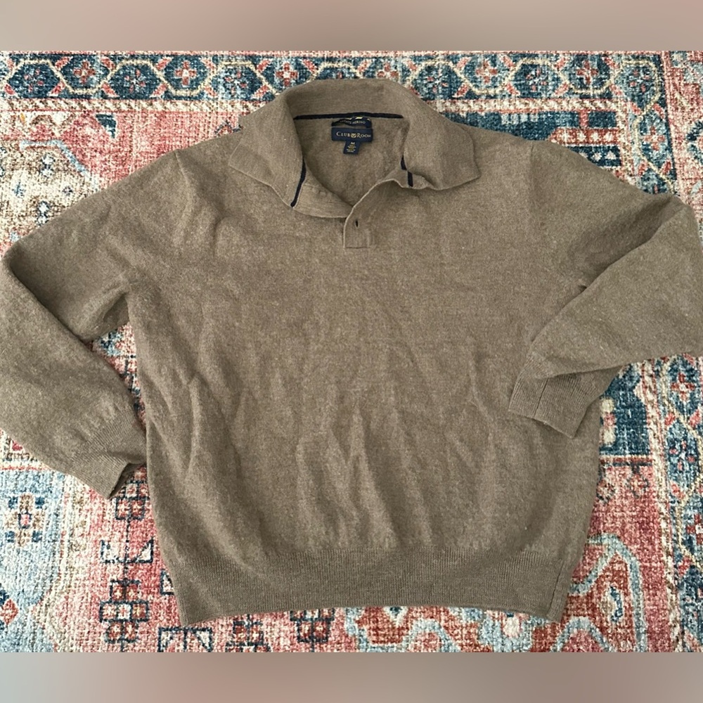 Club room  • medium merino wool pullover sweater